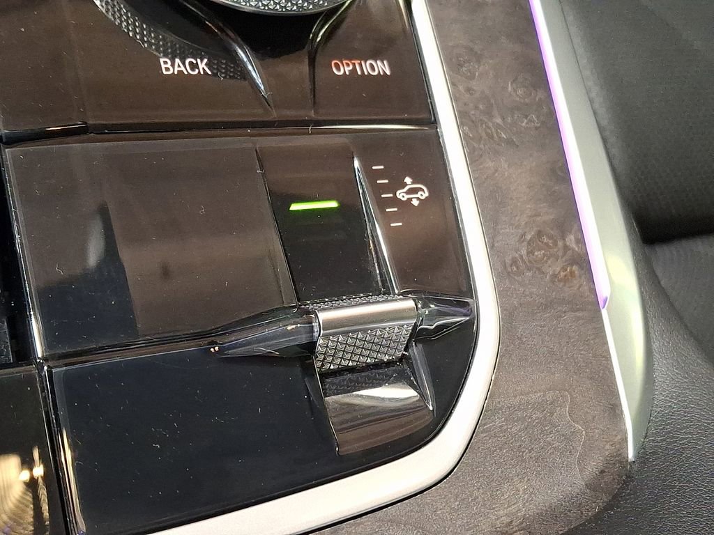 Used 2024 BMW X7 xDrive40i w/ M Sport Package image 21