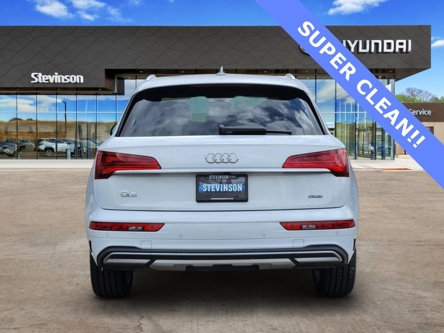 Used 2021 Audi Q5 Prestige w/ Prestige Package image 3