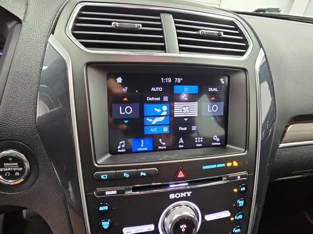 Used 2018 Ford Explorer Limited w/ Equipment Group 301A AWD/4WD image 18