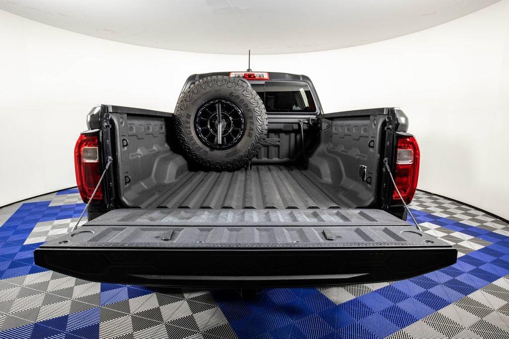 Used 2024 GMC Canyon AT4X w/ AT4X AEV Edition AWD/4WD image 7