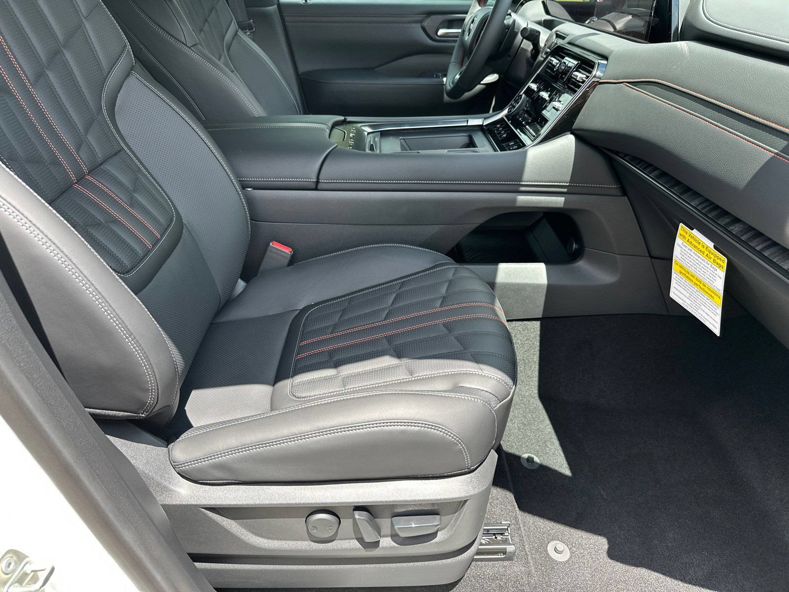 New 2025 Nissan Armada PRO-4X AWD/4WD image 13
