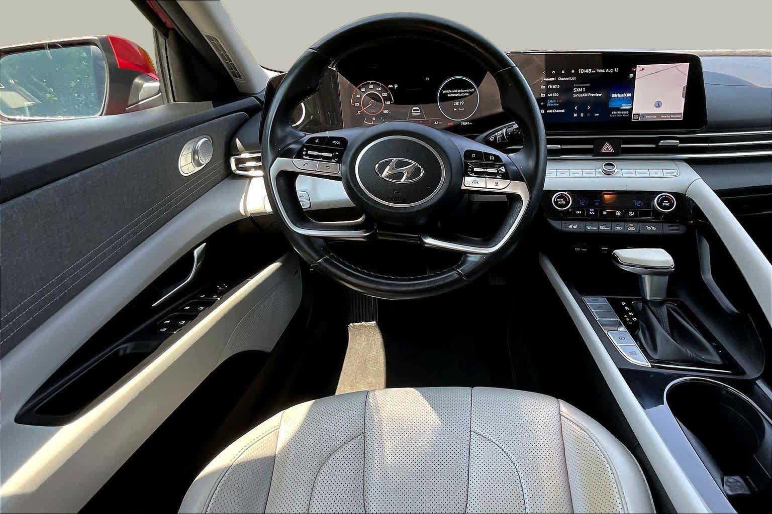 Used 2022 Hyundai Elantra Limited FWD image 6