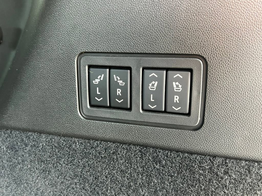 Used 2024 Cadillac XT6 Sport w/ LPO, Onyx Lite Package image 22