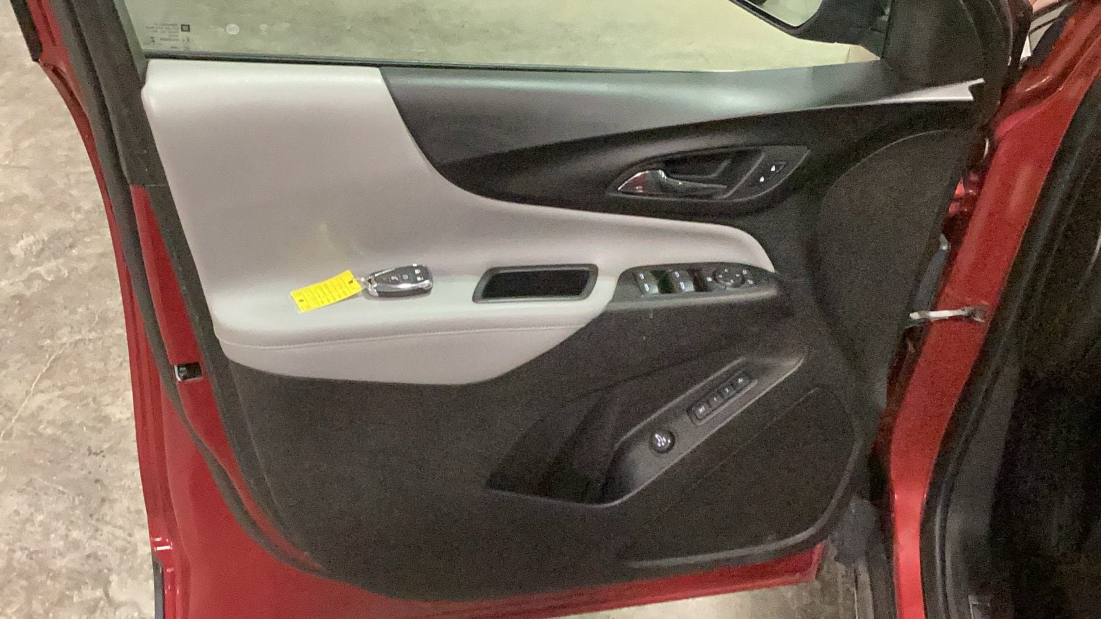 Used 2018 Chevrolet Equinox Premier FWD image 12