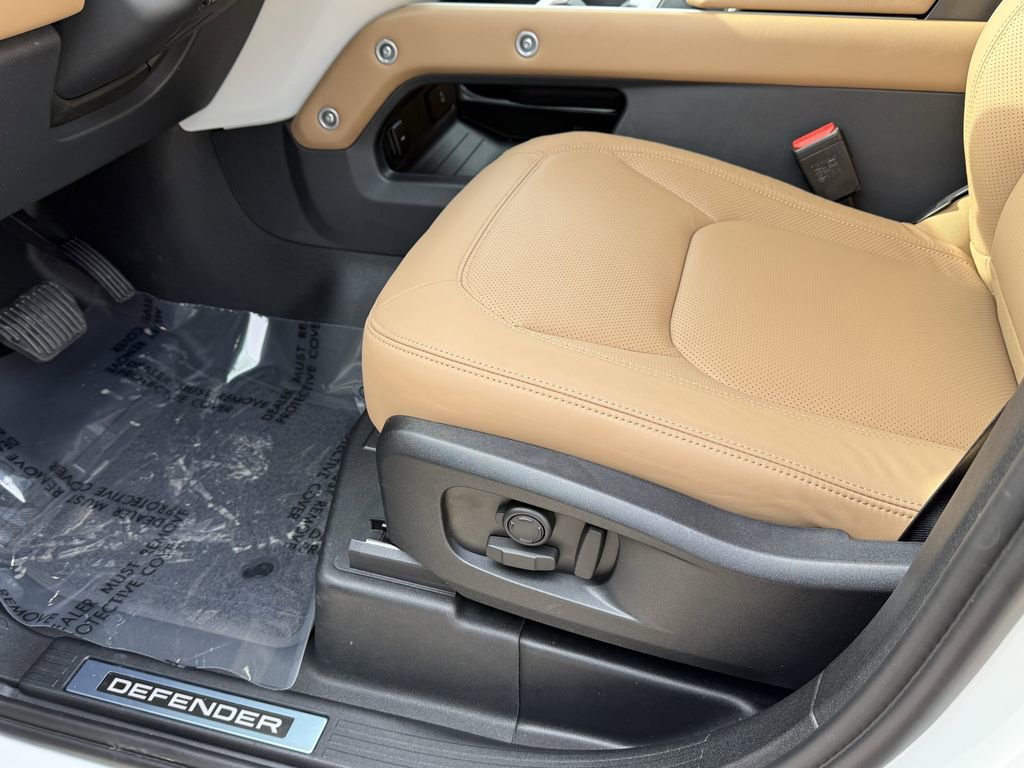 New 2026 Land Rover Defender 110 X-Dynamic SE image 15
