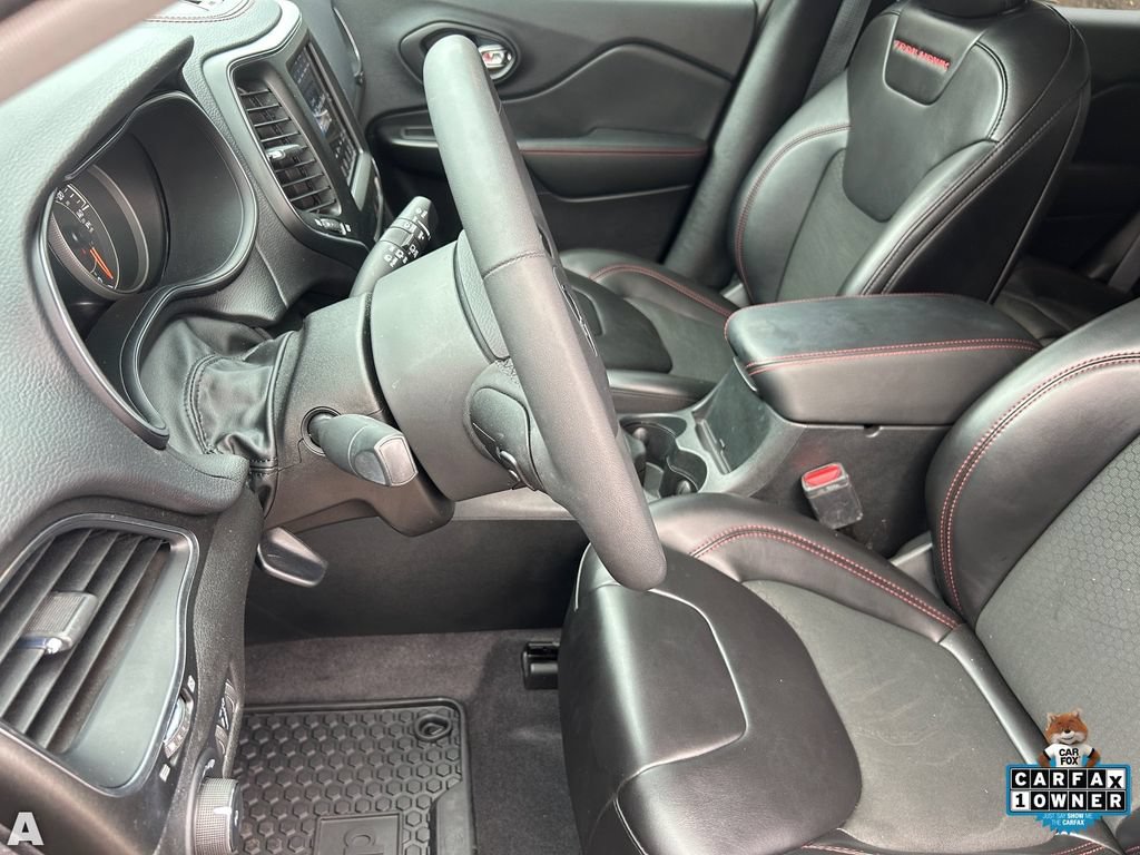 Used 2022 Jeep Cherokee Trailhawk AWD/4WD image 15