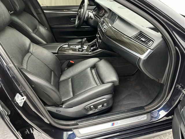 Used 2014 BMW 550i xDrive Sedan image 25