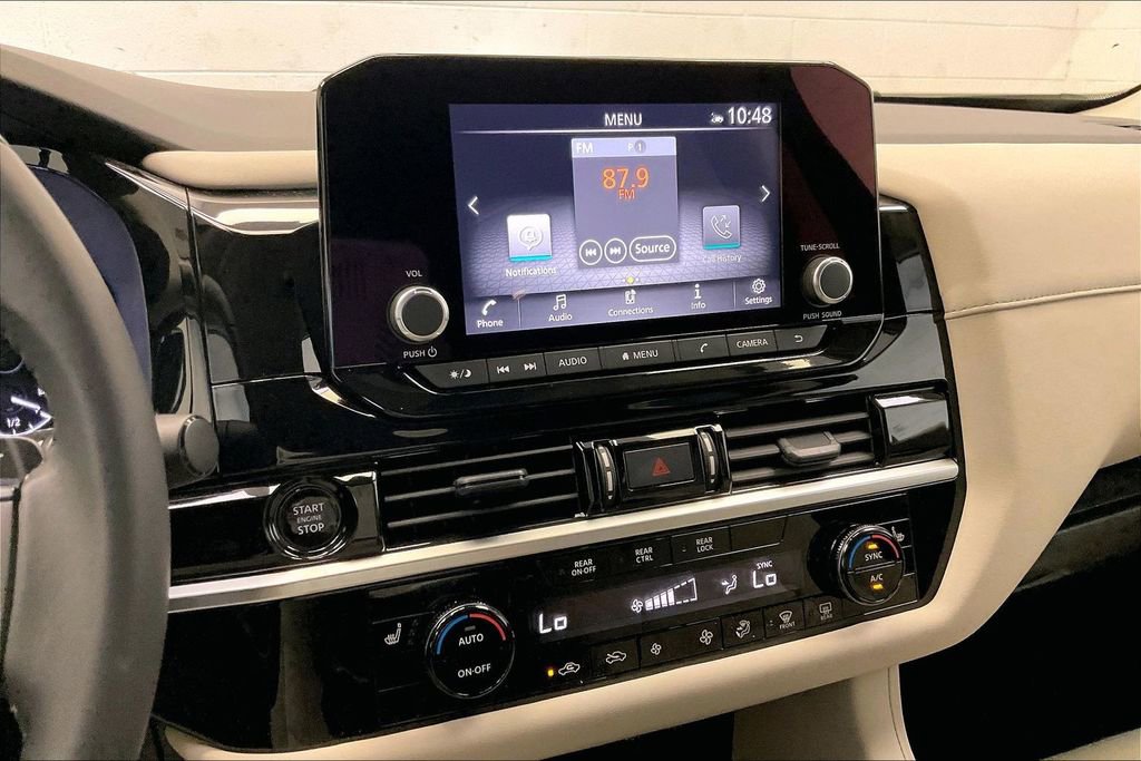 Certified 2025 Nissan Pathfinder SV w/ Black Appearance Package image 5