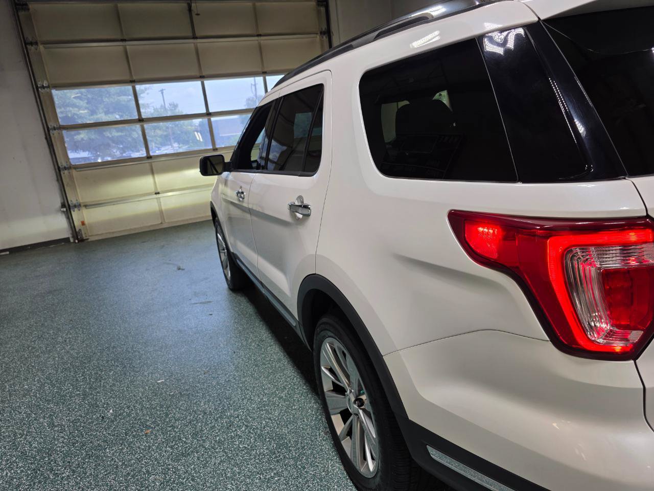 Used 2019 Ford Explorer Limited w/ Ford Safe & Smart Package AWD/4WD image 10