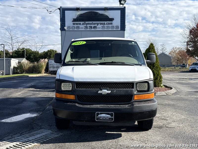 Used 2011 Chevrolet Express 2500 RWD image 2
