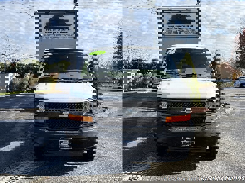 Used 2011 Chevrolet Express 2500 image 2