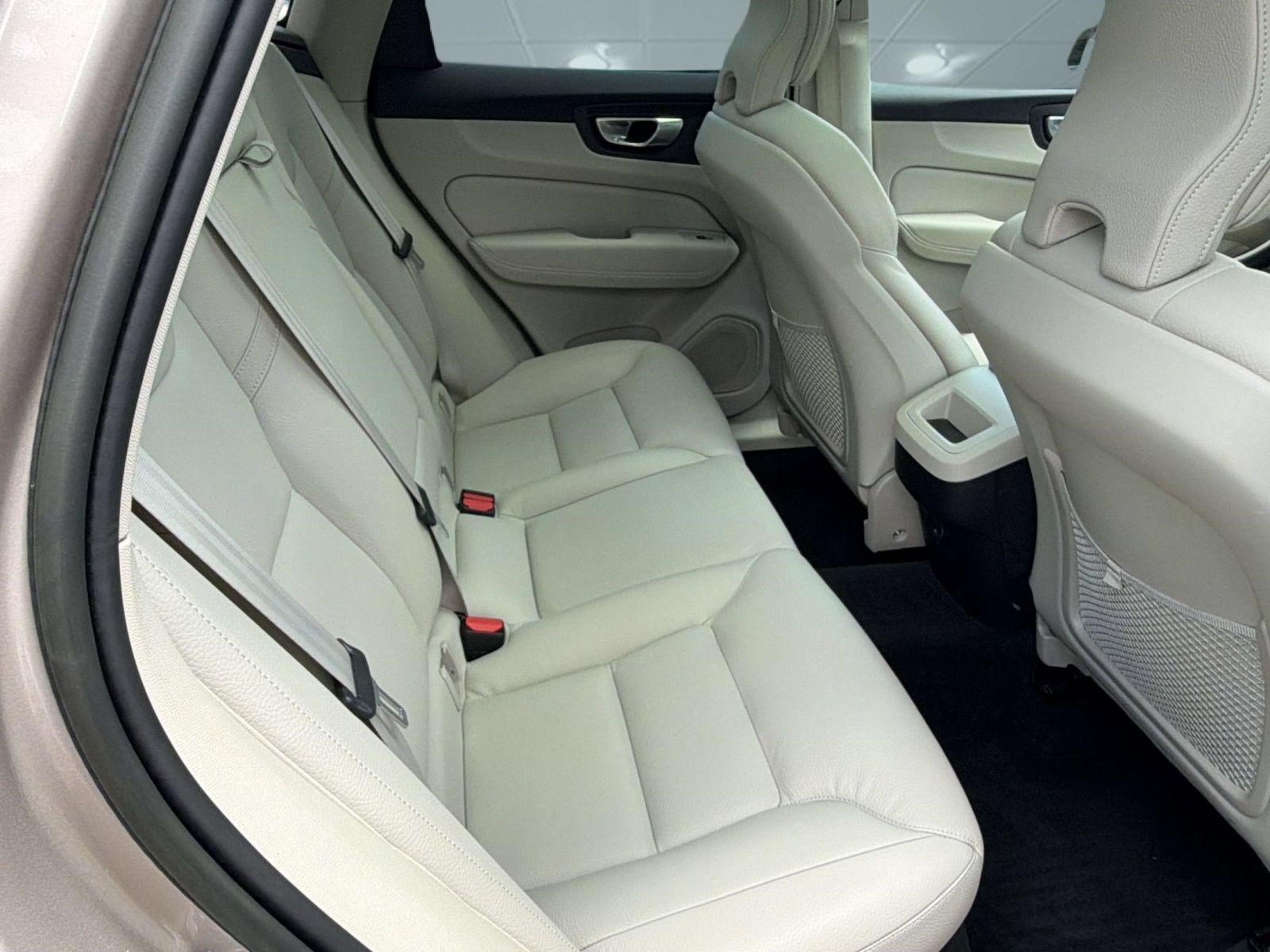 Certified 2023 Volvo XC60 B5 Plus w/ Climate Package FWD image 30