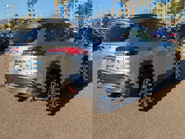 Used 2022 Toyota Corolla Cross LE image 6