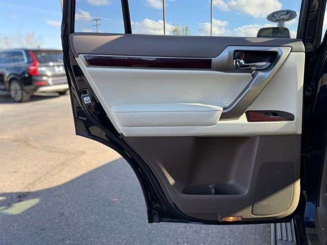 Used 2019 Lexus GX 460 Premium w/ Premium Package image 17