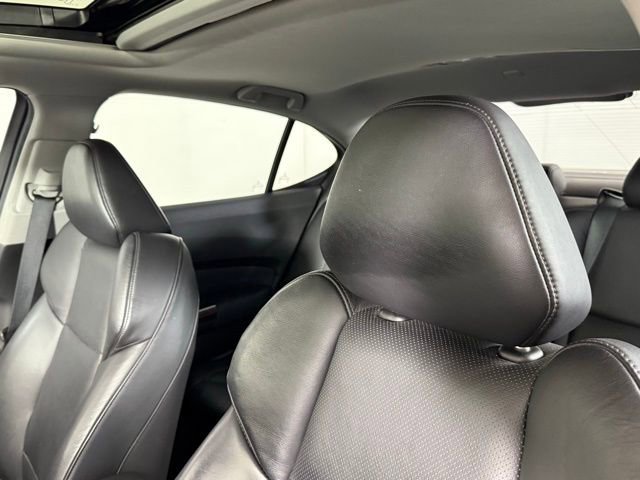 Used 2016 Acura TLX w/ Technology Package FWD image 15