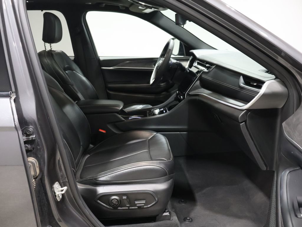 Used 2024 Jeep Grand Cherokee L Limited w/ Luxury Tech Group II image 27