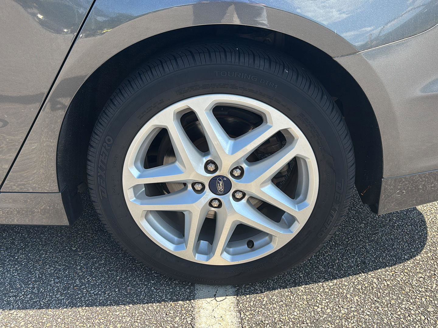 Used 2016 Ford Fusion SE FWD image 6