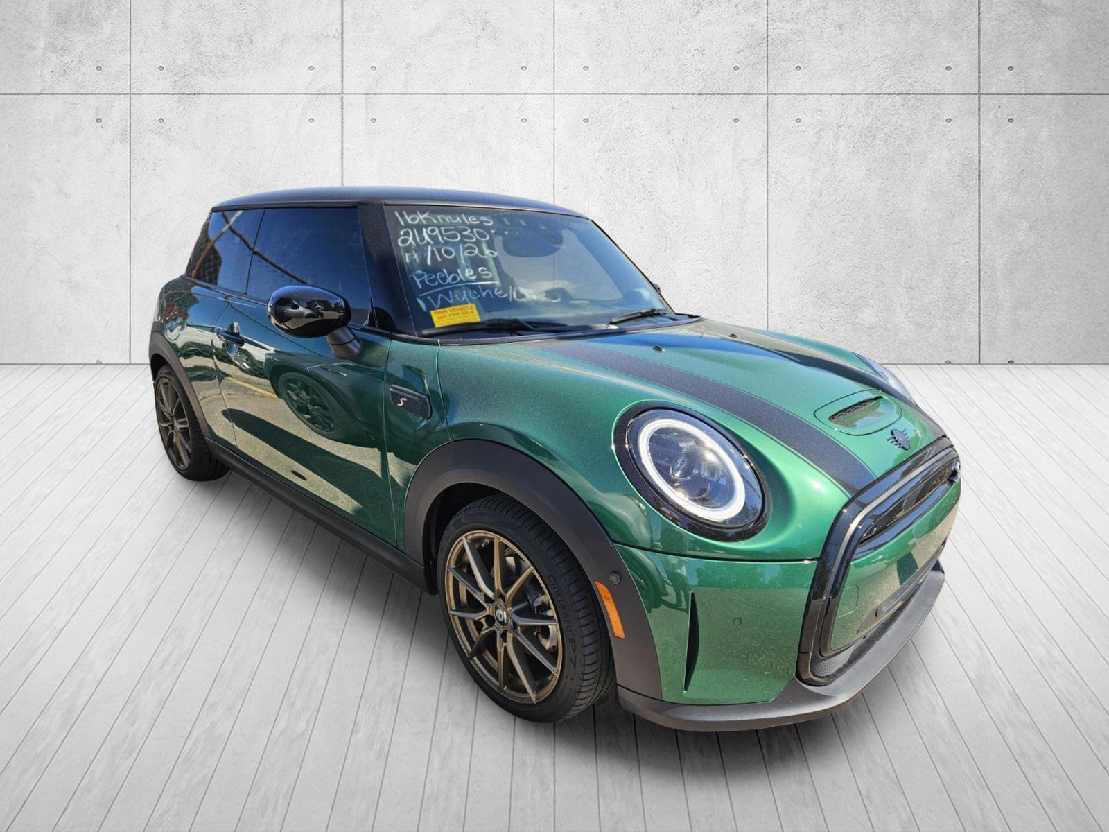 Used 2024 MINI Cooper SE FWD image 3