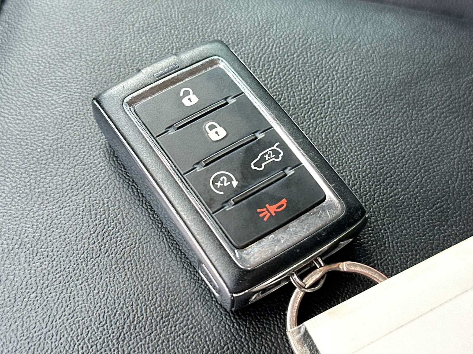 Used 2023 Jeep Grand Cherokee Limited w/ Black Appearance Package AWD/4WD image 29