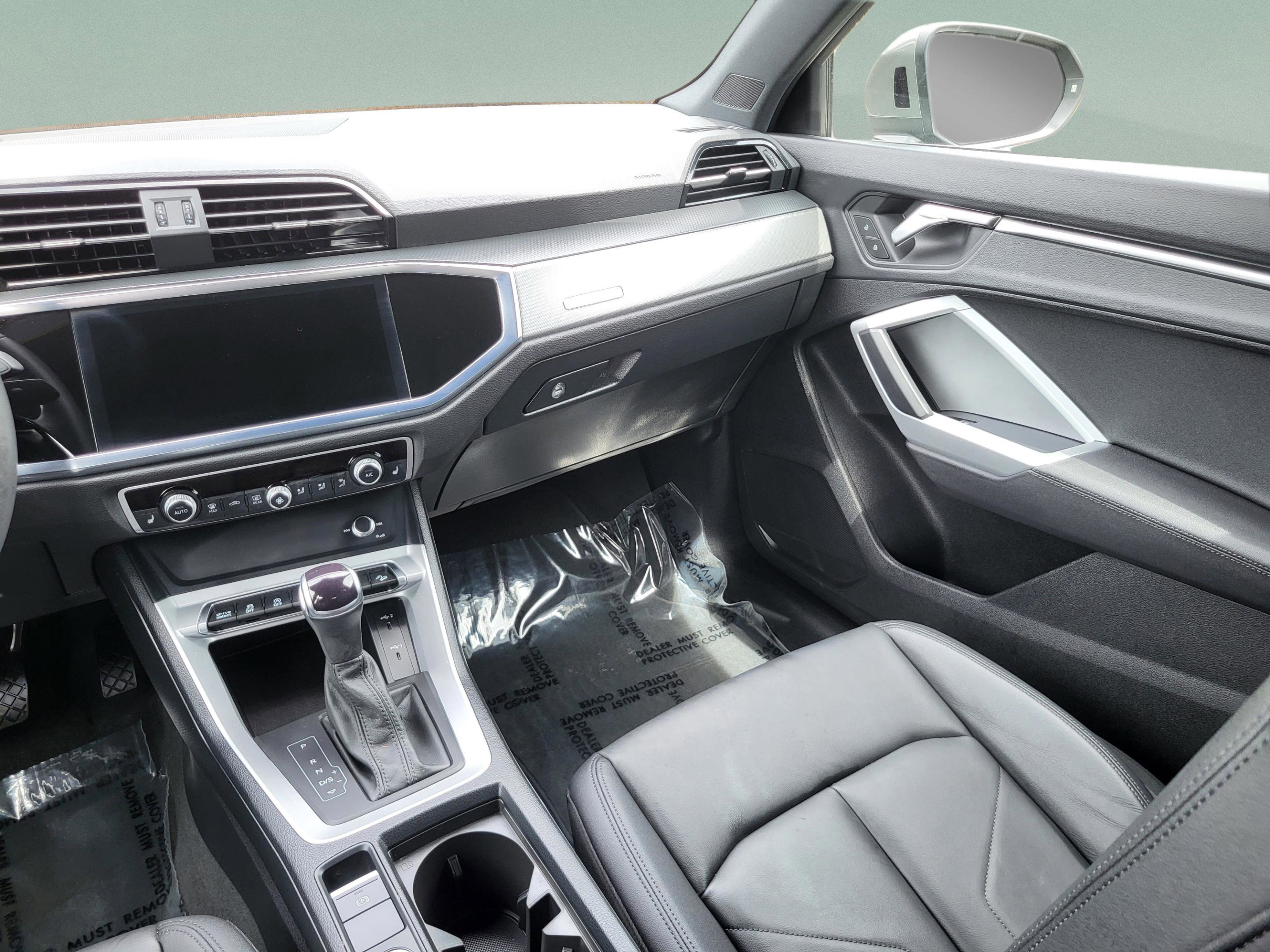 Used 2025 Audi Q3 2.0T Premium image 54