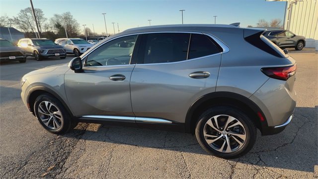 Used 2023 Buick Envision Essence image 37