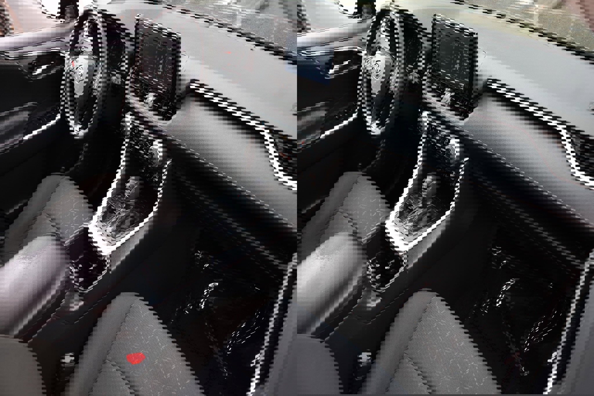 Used 2022 Toyota RAV4 XLE image 22