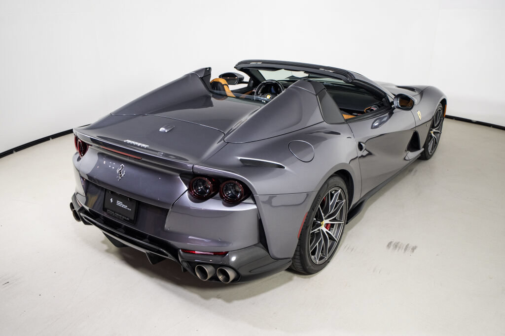 Used 2022 Ferrari 812 GTS RWD image 12