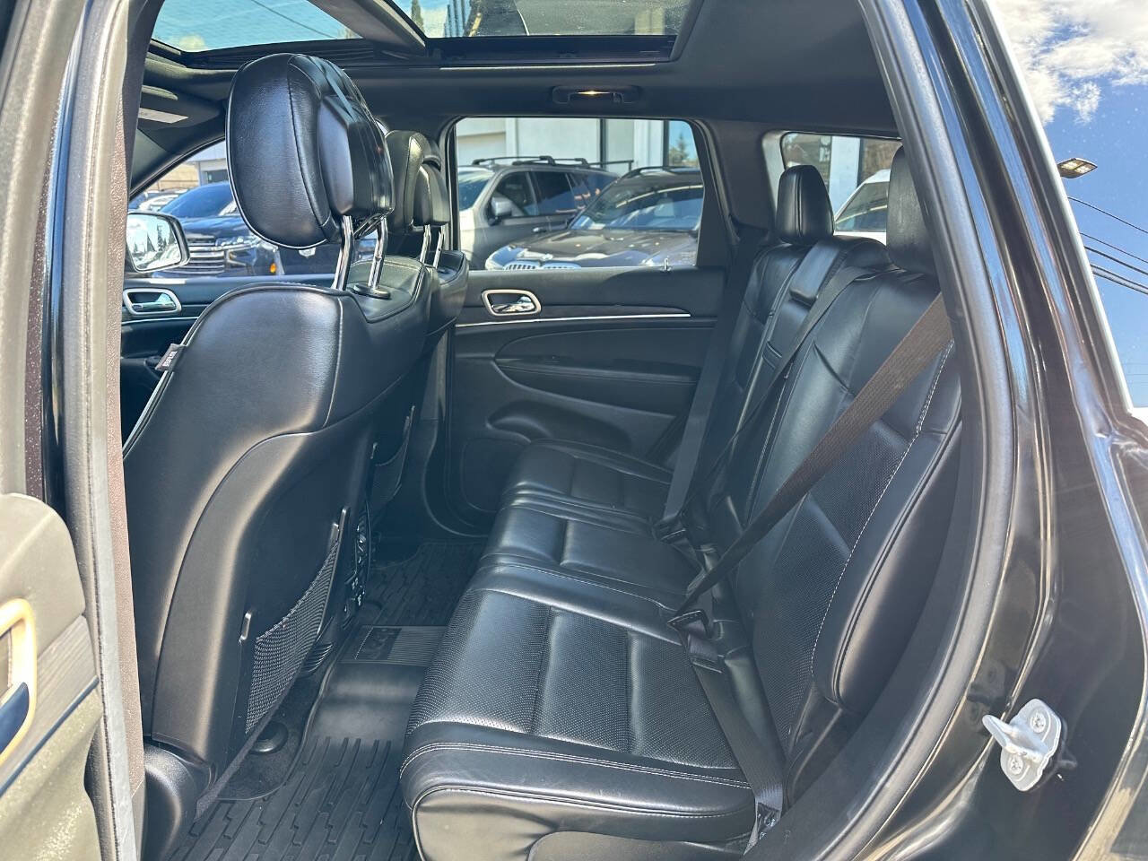 Used 2014 Jeep Grand Cherokee Overland image 27