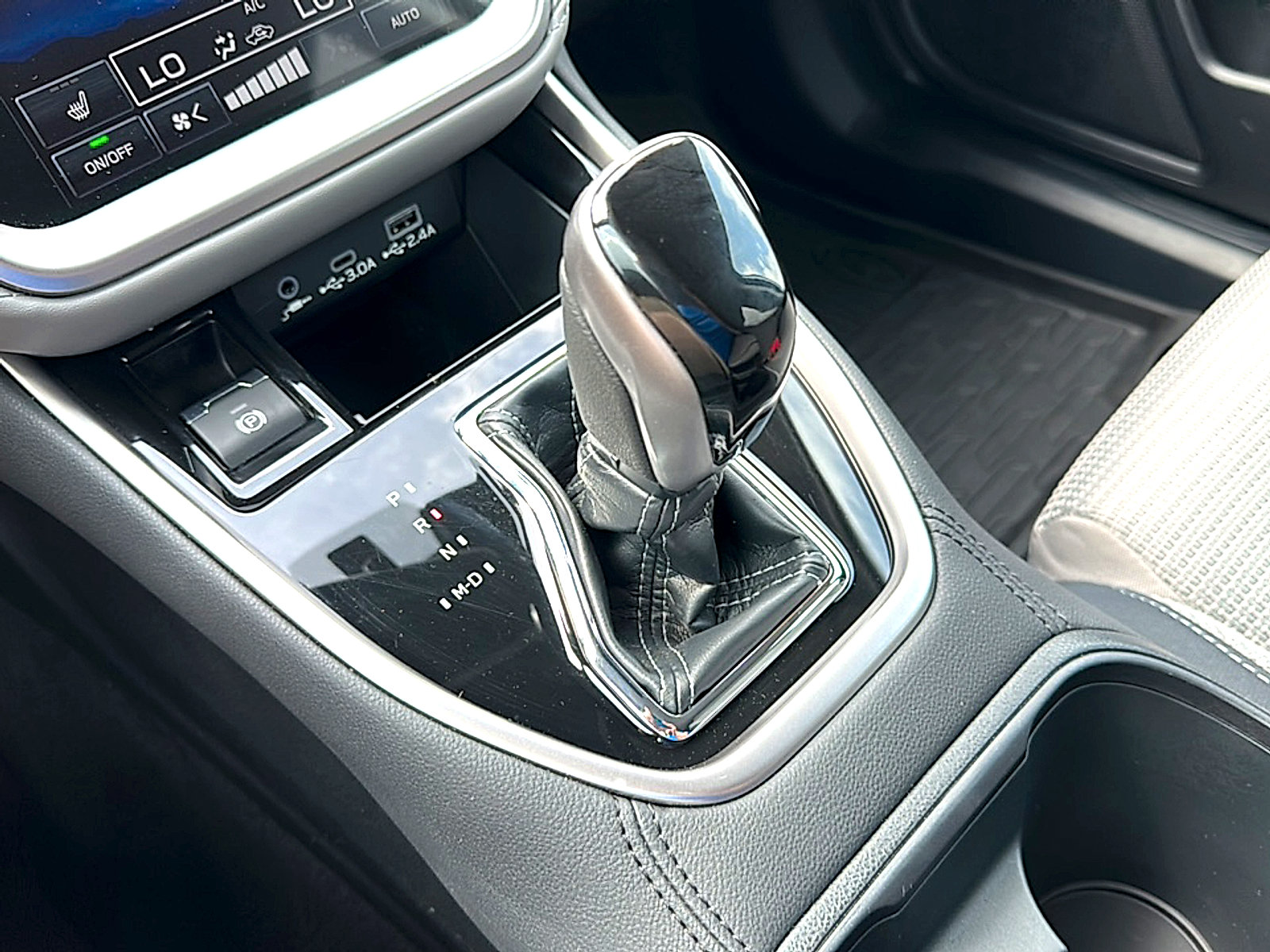 Used 2025 Subaru Outback Premium image 34