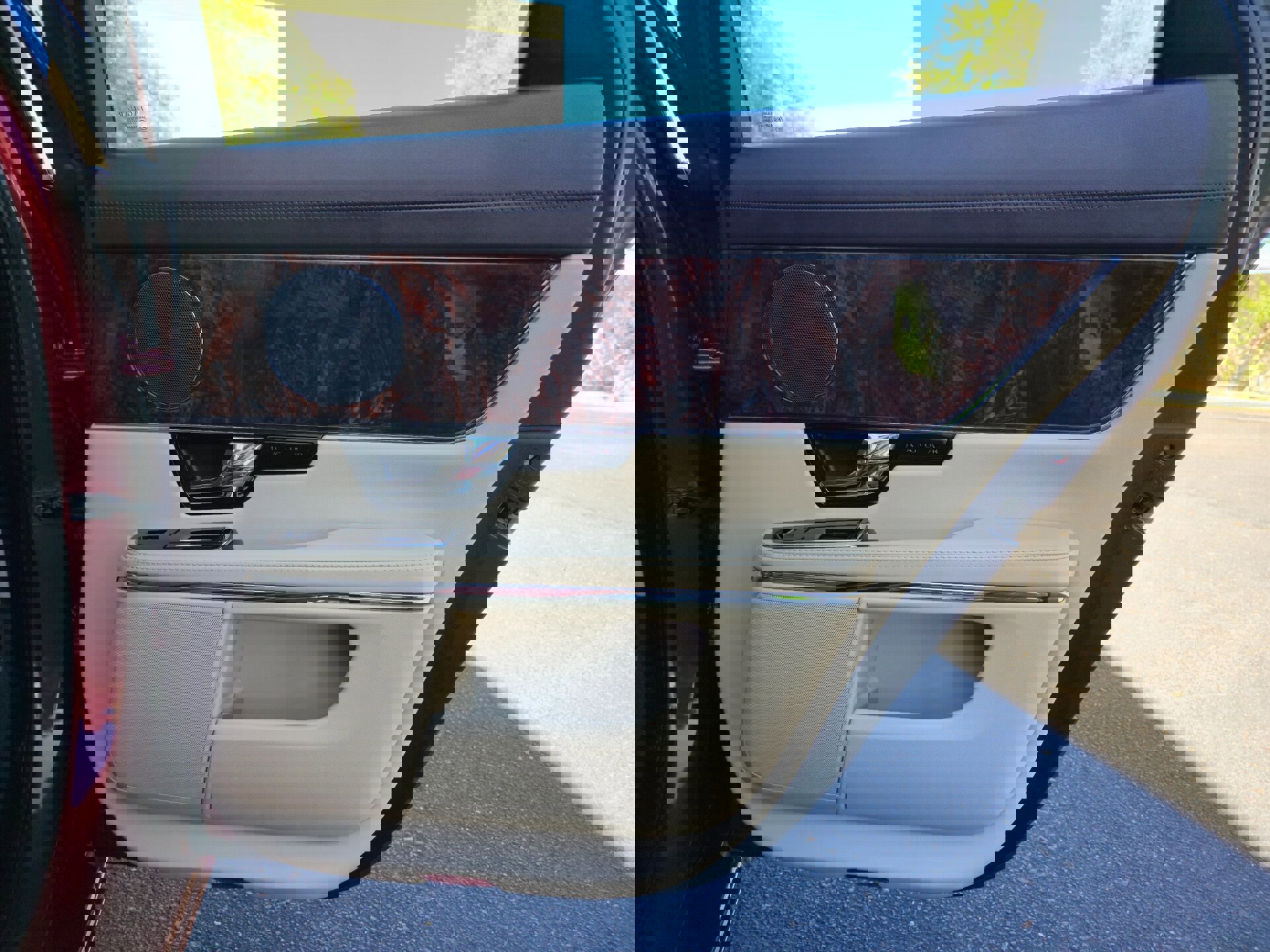 Used 2012 Jaguar XJ RWD image 27