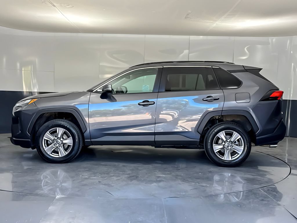 Used 2022 Toyota RAV4 XLE AWD/4WD image 6