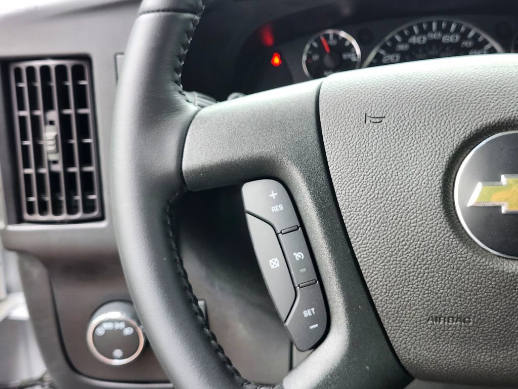 Used 2022 Chevrolet Express 3500 w/ Power Convenience Package RWD image 18