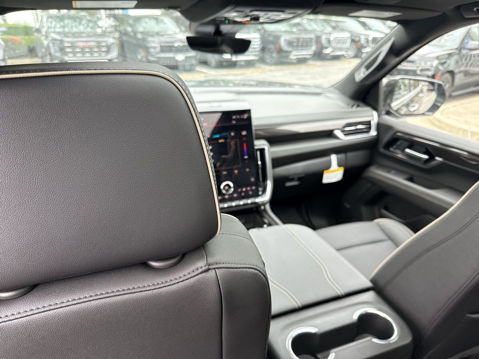 New 2026 GMC Yukon XL Elevation w/ Technology Package AWD/4WD image 17