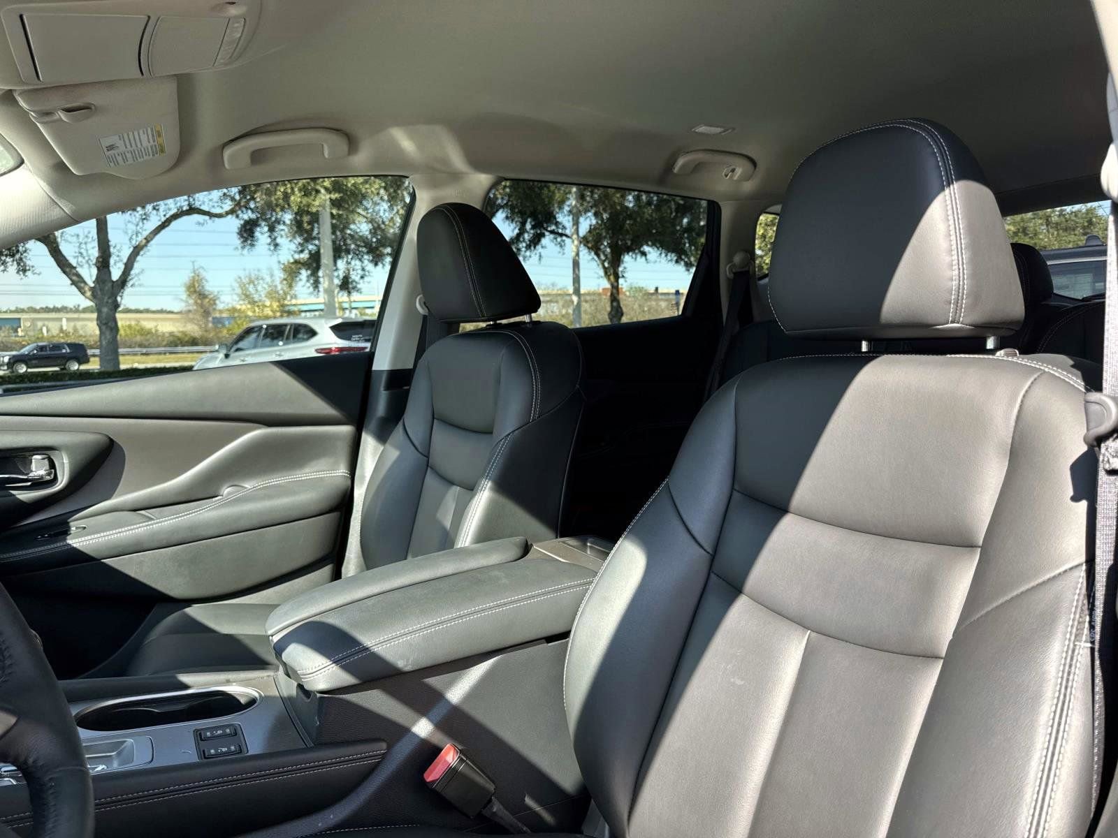 Used 2024 Nissan Murano SV w/ SV Midnight Edition Package image 11