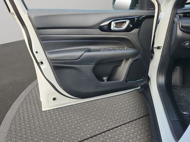 New 2026 Jeep Compass Altitude image 12