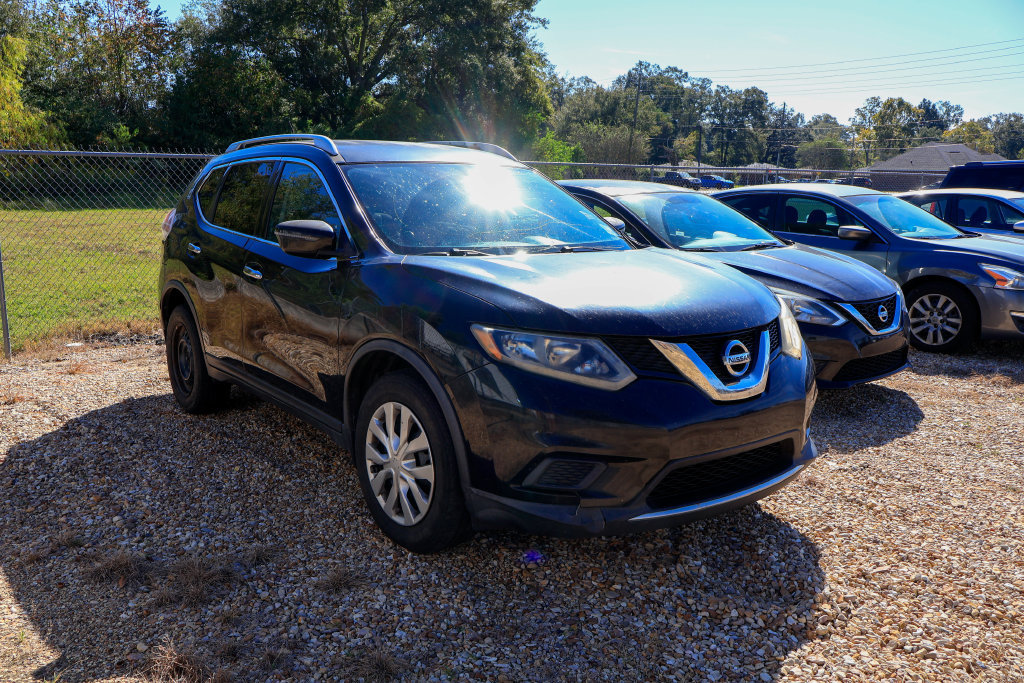 Used 2016 Nissan Rogue S w/ Appearance Package FWD image 4