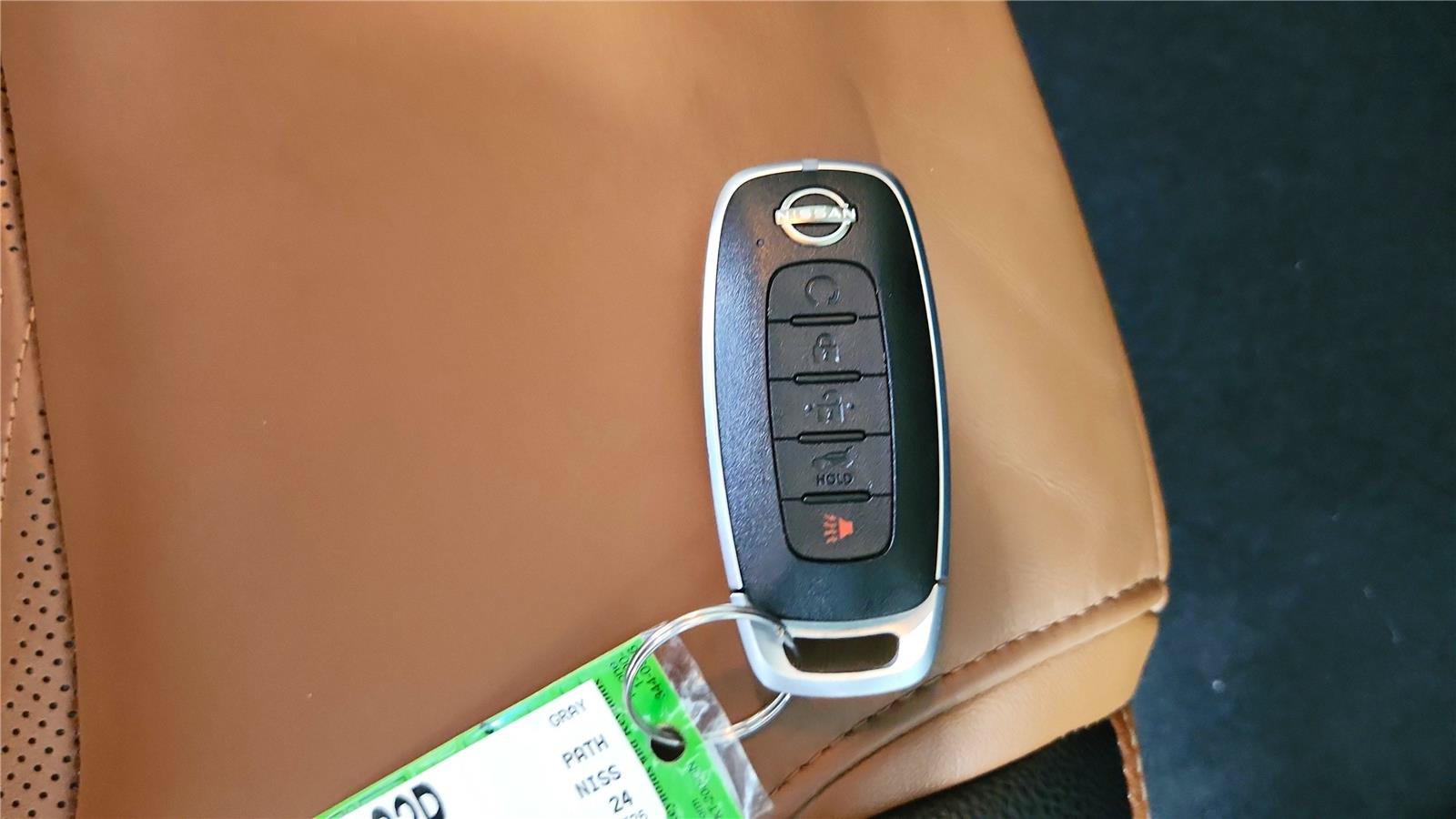 Used 2024 Nissan Pathfinder Platinum FWD image 24