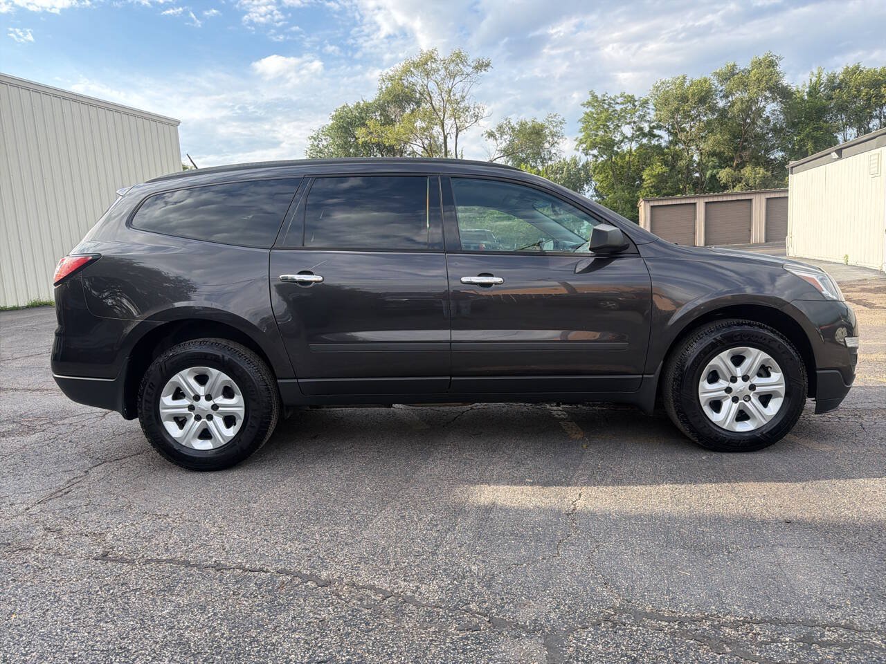 Used 2016 Chevrolet Traverse LS FWD image 7