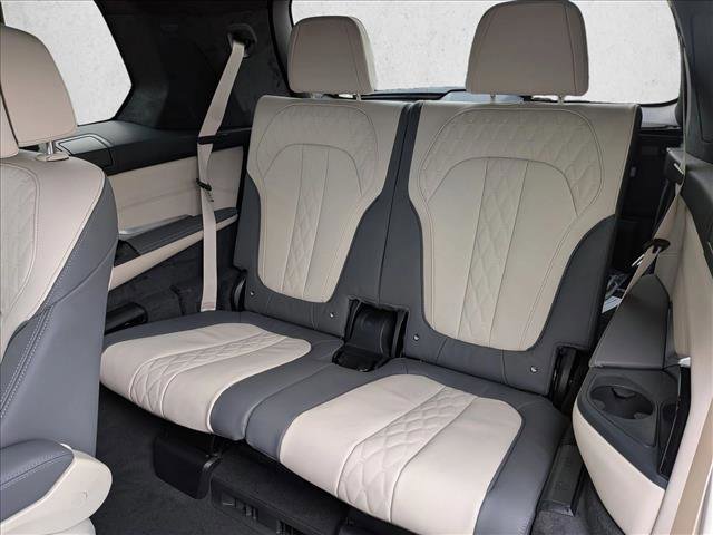 New 2026 BMW ALPINA XB7 image 18