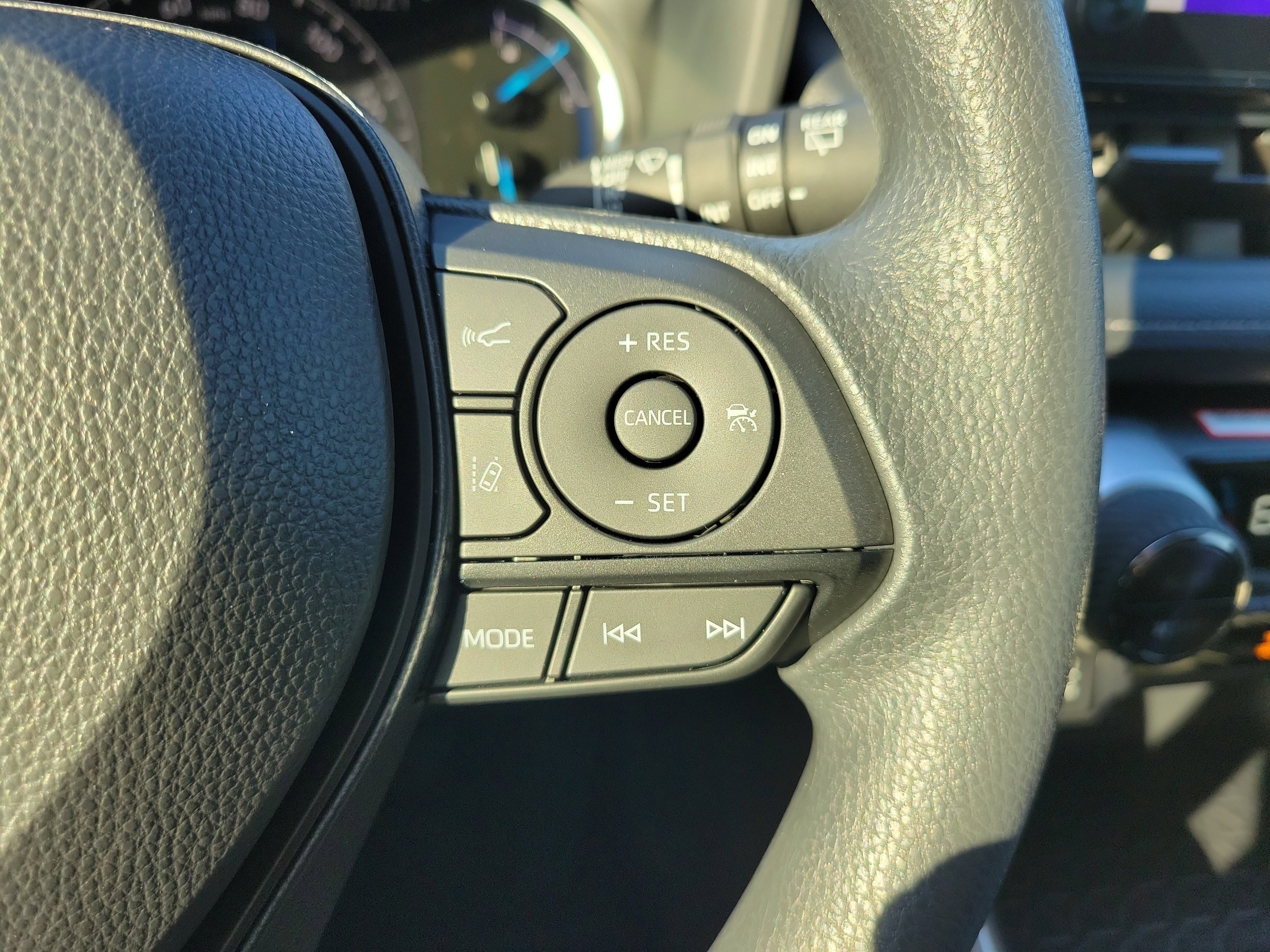 New 2025 Toyota RAV4 XLE w/ Convenience Package image 31