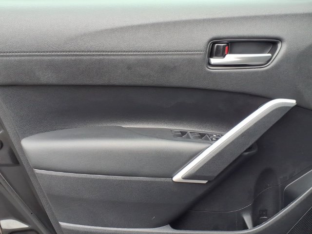 Certified 2025 Toyota Corolla Cross XLE FWD image 14