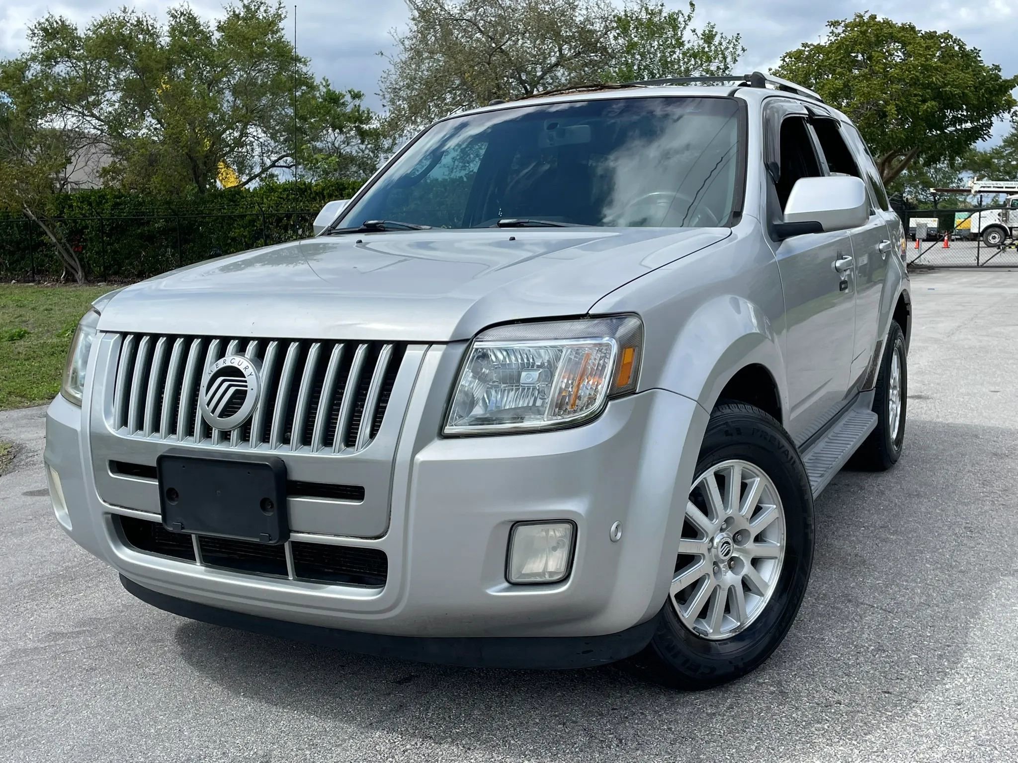 Used 2010 Mercury Mariner Premier AWD/4WD image 2