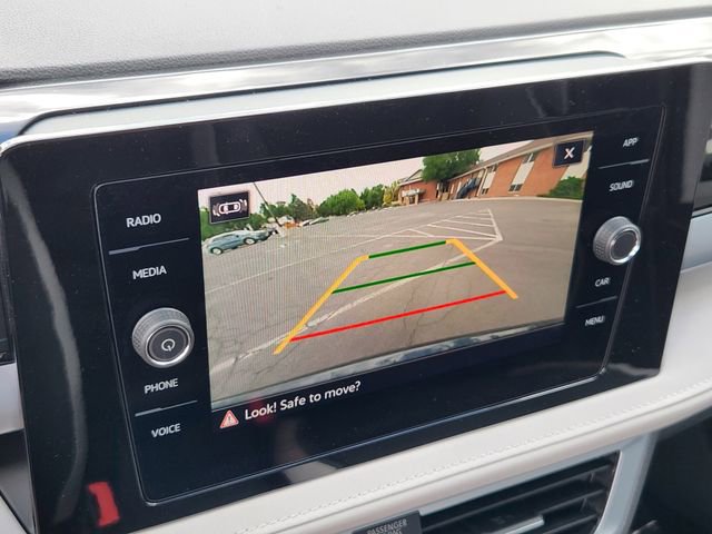 New 2025 Volkswagen Taos SE image 15