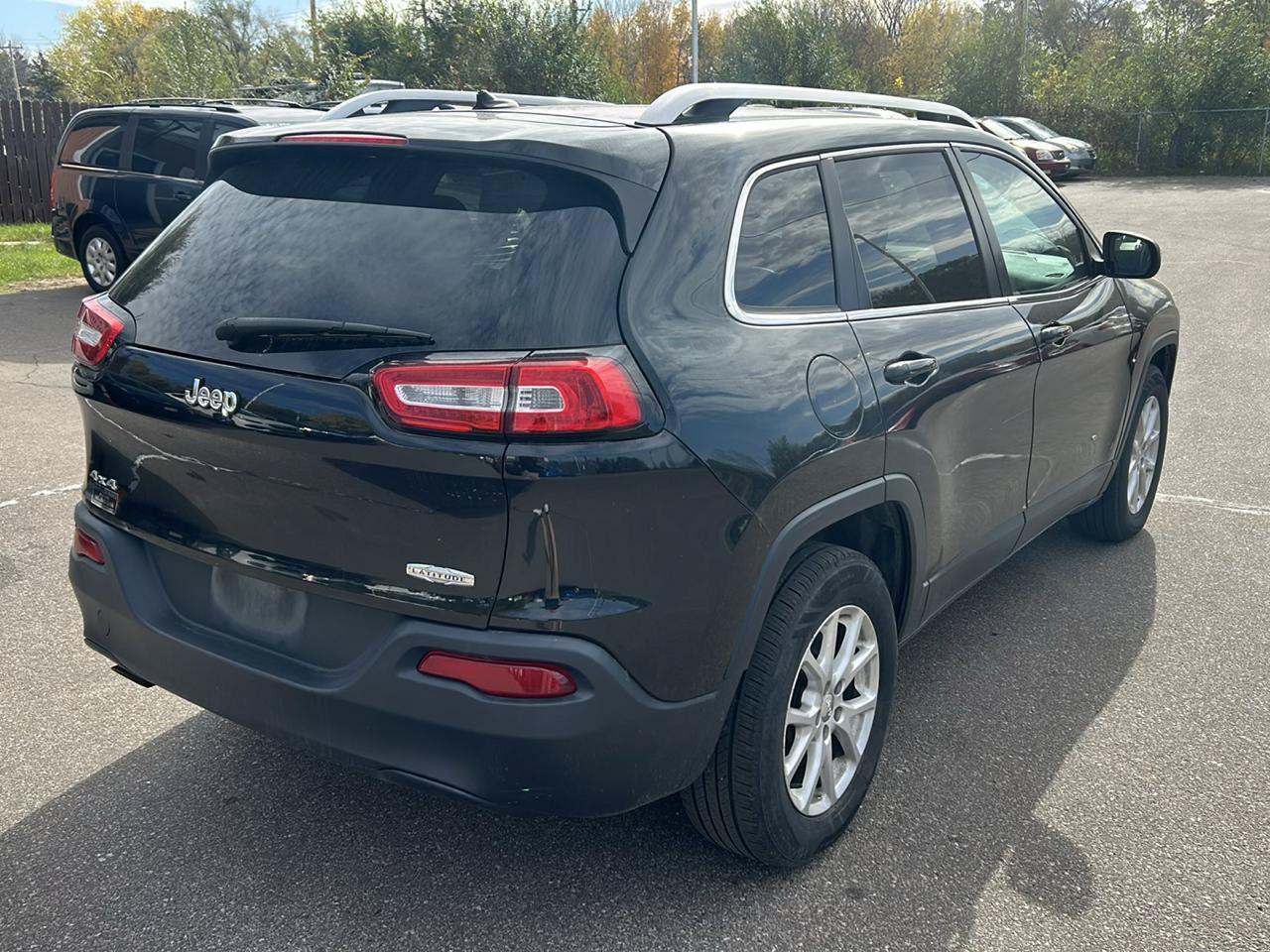 Used 2014 Jeep Cherokee Latitude AWD/4WD image 5