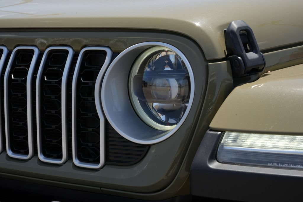 Used 2026 Jeep Wrangler Unlimited Sahara AWD/4WD image 25