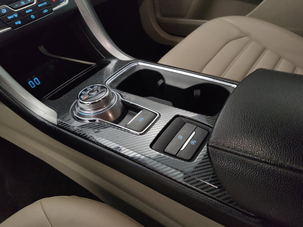 Used 2020 Ford Fusion SEL FWD image 26