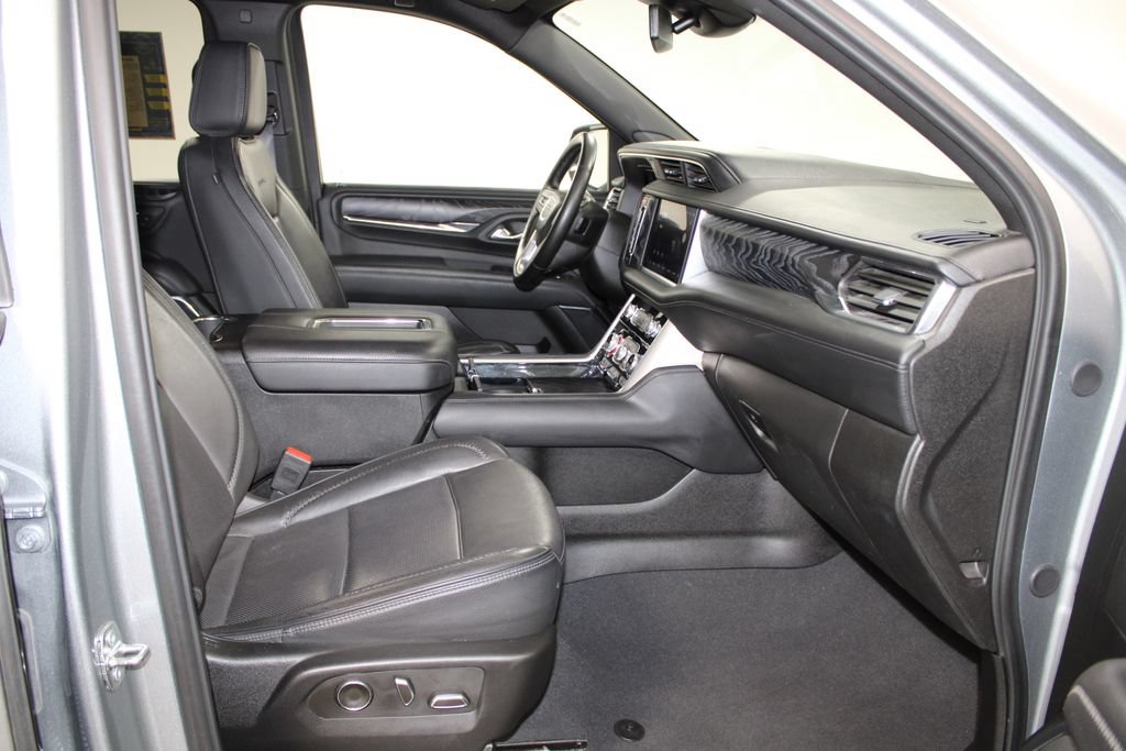 Used 2024 GMC Yukon XL Denali RWD image 32