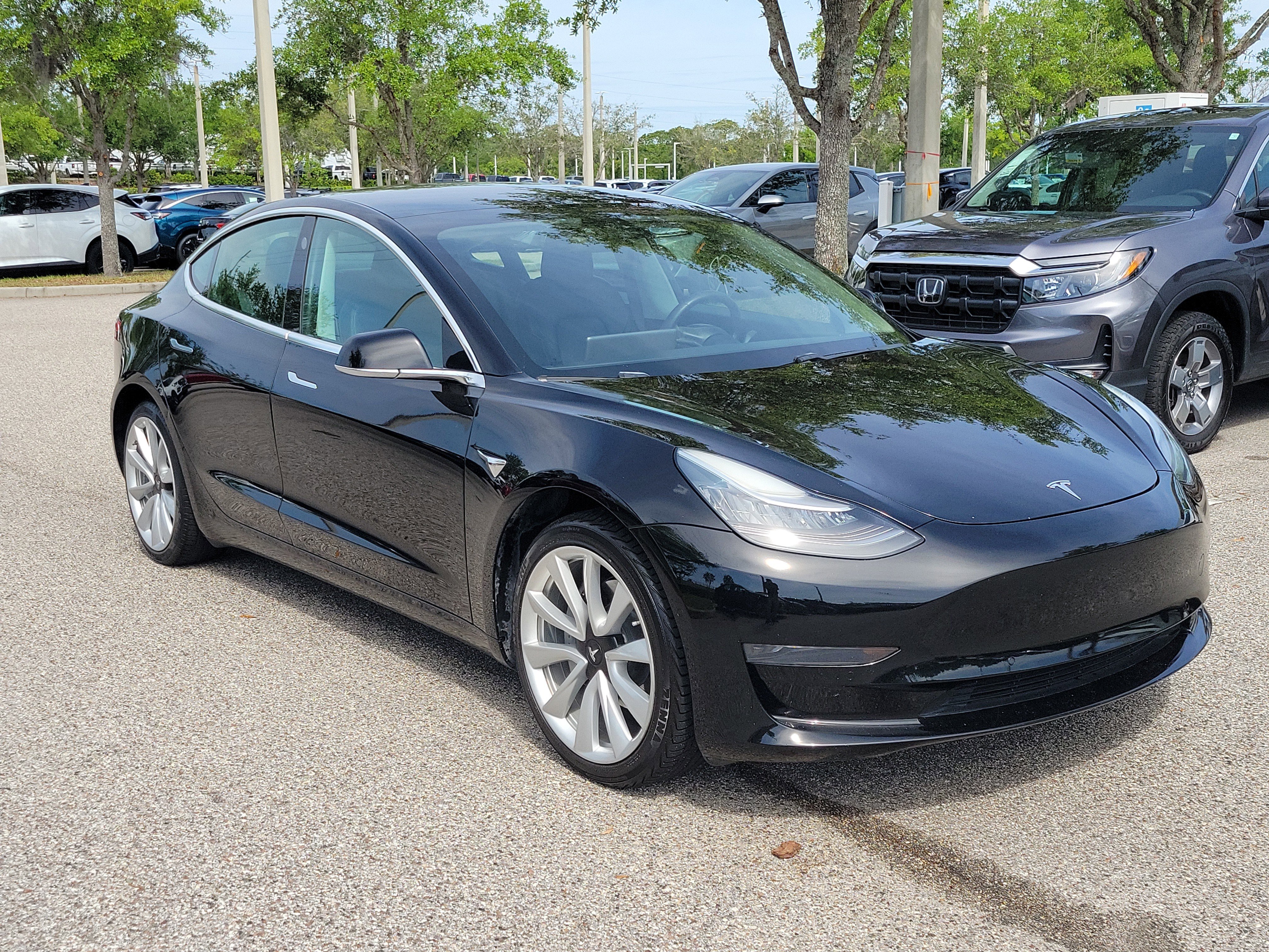 Used 2020 Tesla Model 3 Standard Range Plus RWD image 3
