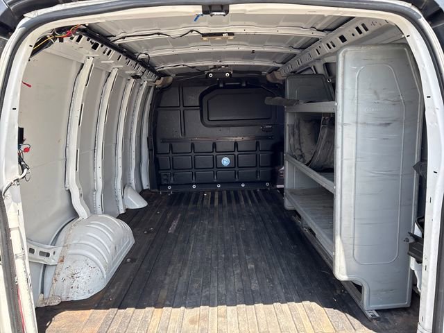 Used 2017 Chevrolet Express 2500 RWD image 10