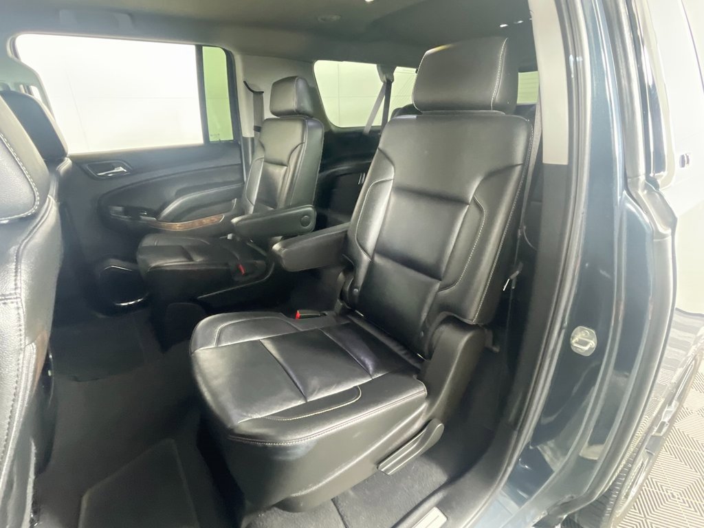 Used 2020 Chevrolet Suburban LT w/ RST Edition image 25